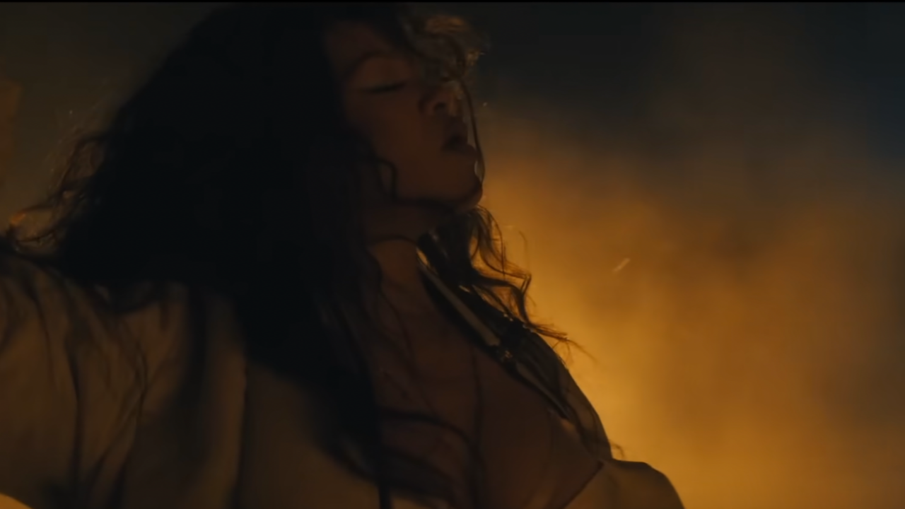 Rihanna publie le clip de "Lift Me Up"