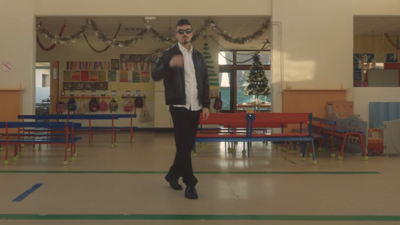 Romain Dav dévoile le clip de "24" Romain Dav dévoile le clip de "24"