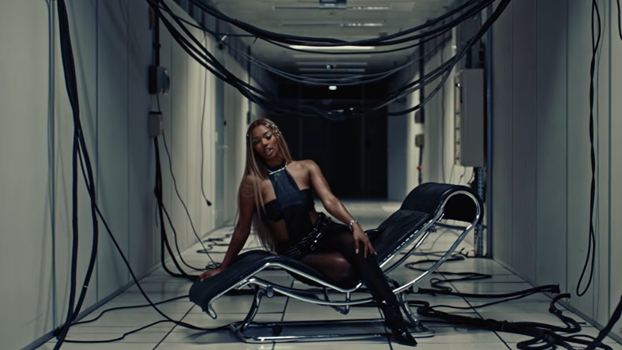 Ronisia fait monter la temp&eacute;rature avec La Mano 1.9 sur "Shawty"