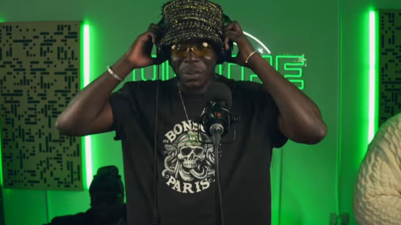 S. Pri Noir découpe en direct de On The Radar dans son nouveau freestyle.