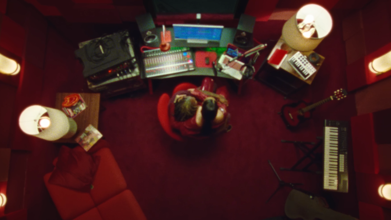 SiR déclare sa flamme dans le clip de "YOU"