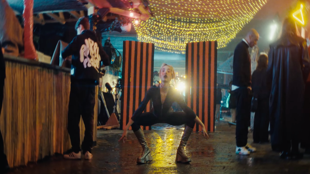 Slimka est "Jamais comme les autres" dans son nouveau single