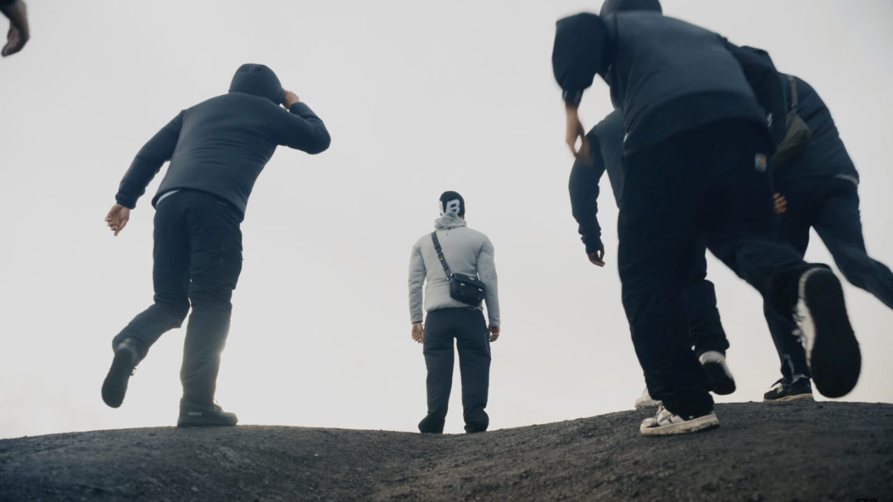 Sto plonge dans le "Grand bain"