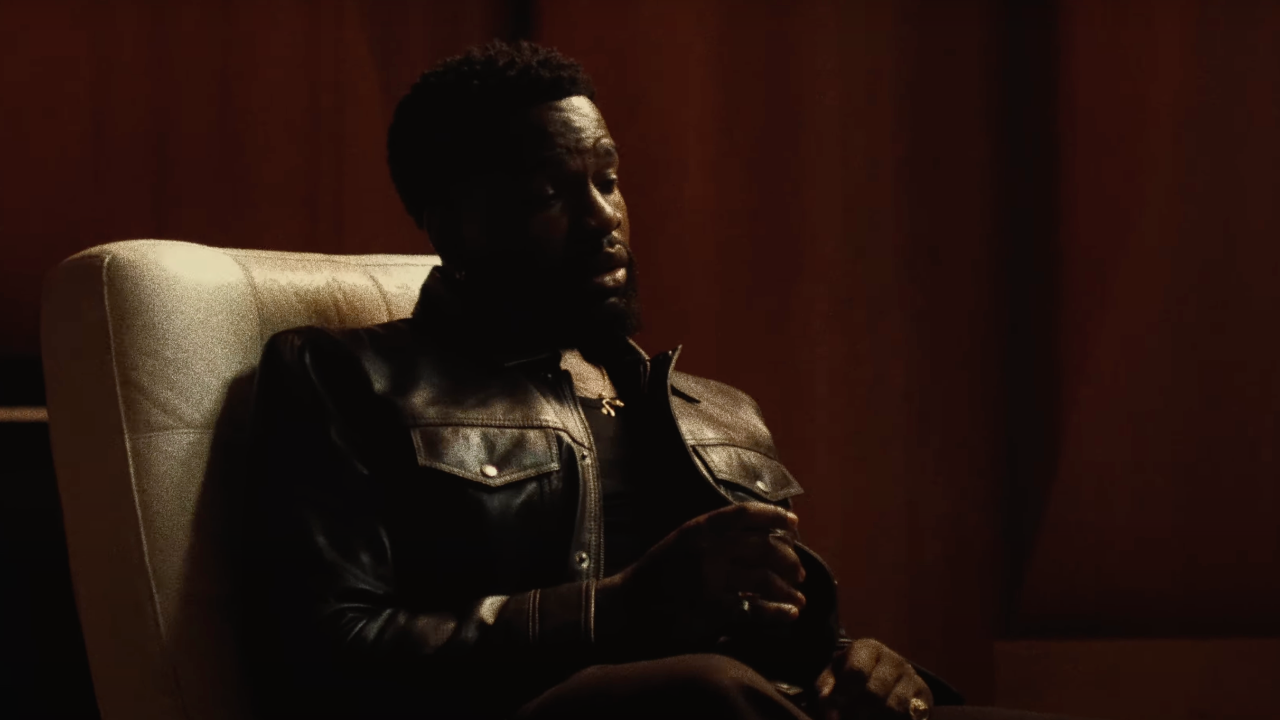 Tayc reprend "Room 69" en version acoustique Tayc reprend "Room 69" en version acoustique