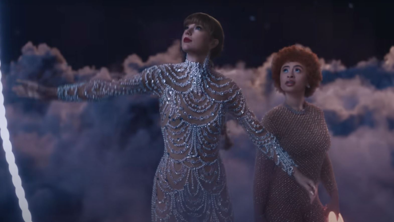 Taylor Swift avec Ice Spice dans le clip de "Karma" Taylor Swift avec Ice Spice dans le clip de "Karma"