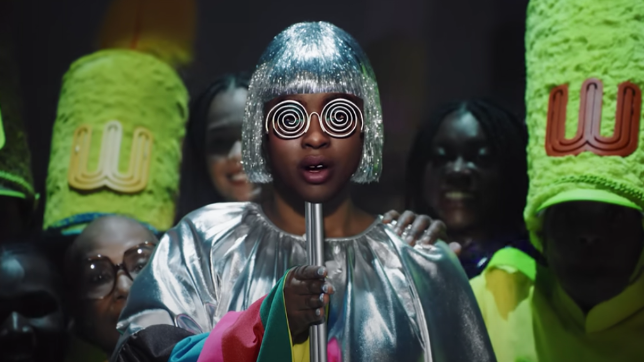 Tierra Whack a plusieurs facettes dans le clip de "27 CLUB"