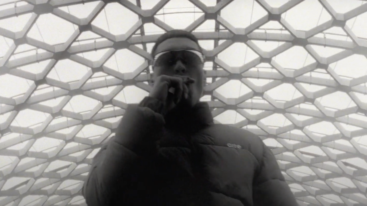 TITO G est chaud dans "Machinist"