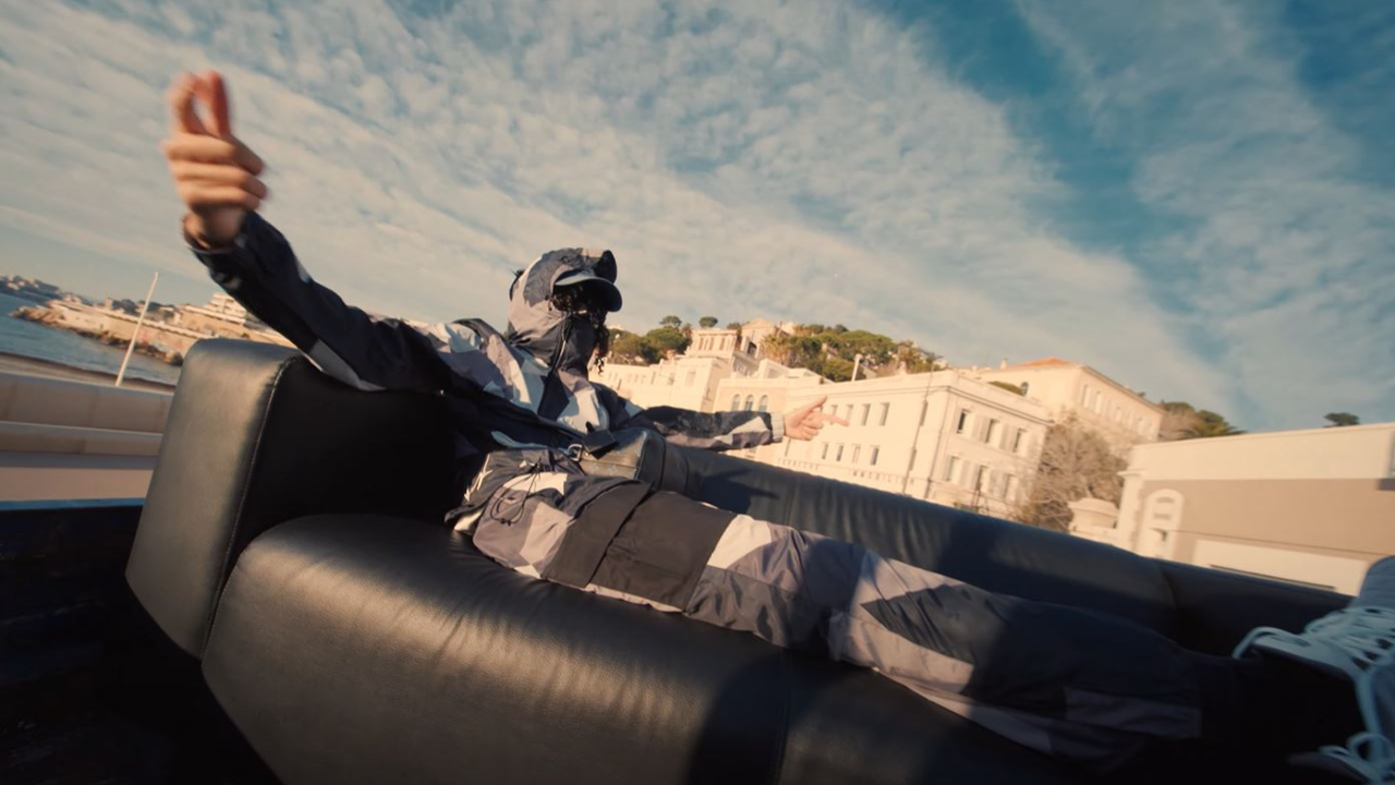 TK ne veut pas finir "Sur mon canapé"