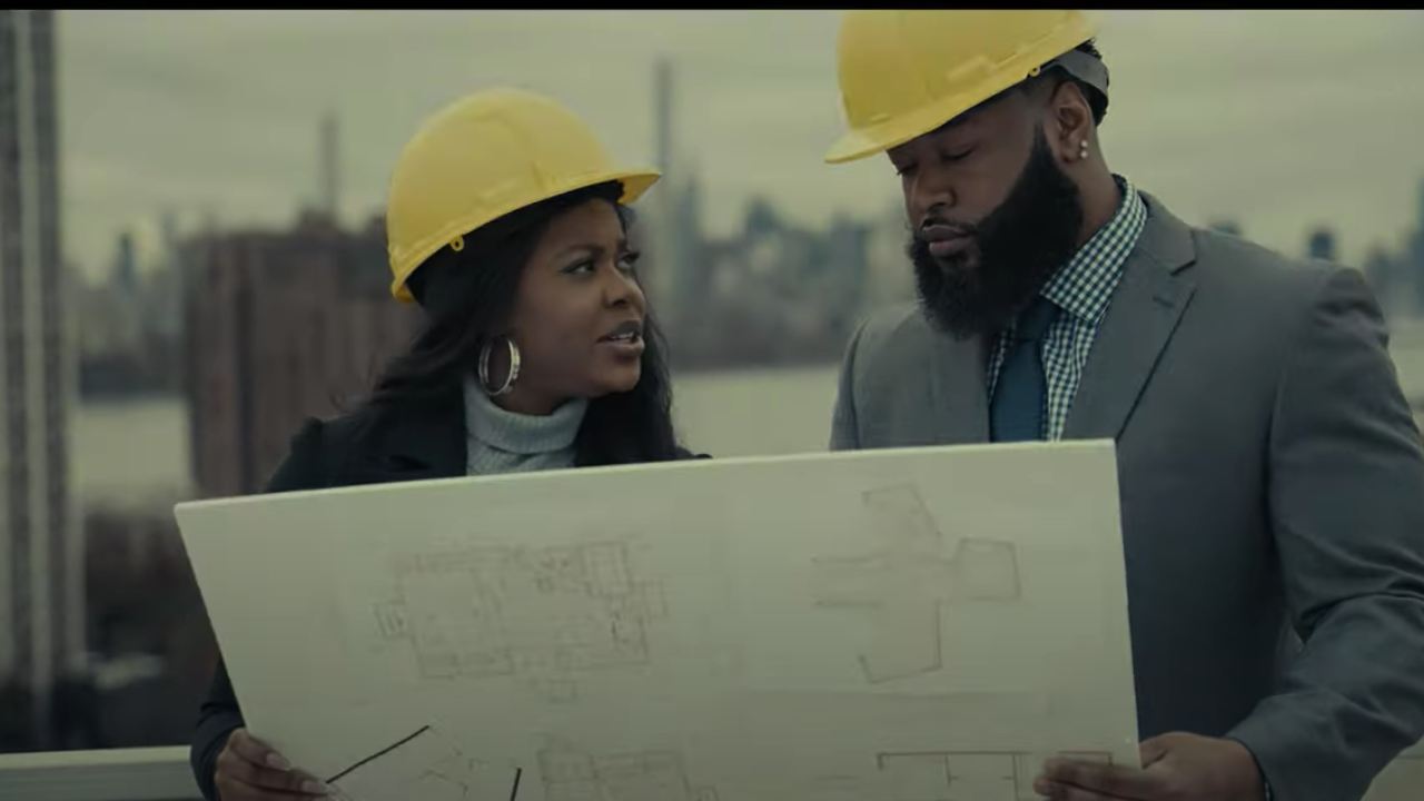 Trav Torch en mode architecte dans "Can I Have You Tonight