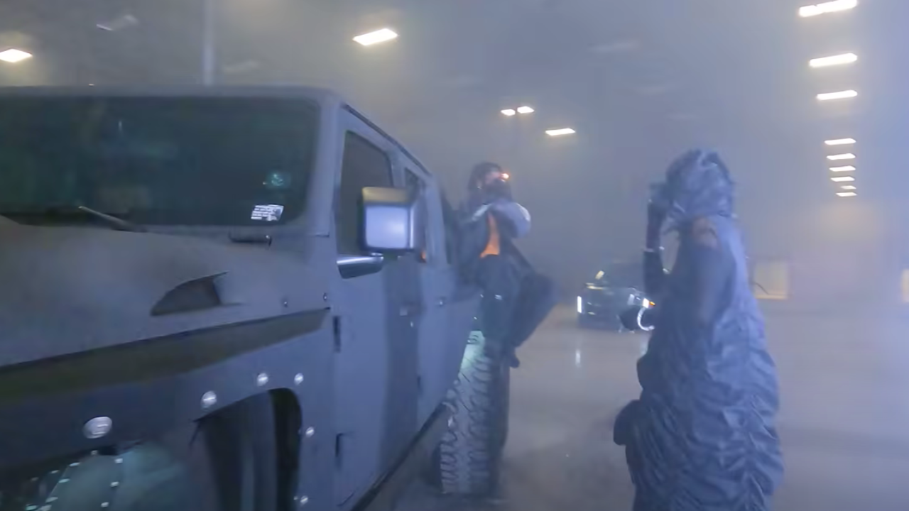 Travis Scott et Playboi Carti mettent le feu sur YouTube avec la sortie de leur clip "Backrooms" Travis Scott et Playboi Carti mettent le feu sur YouTube avec la sortie de leur clip "Backrooms"