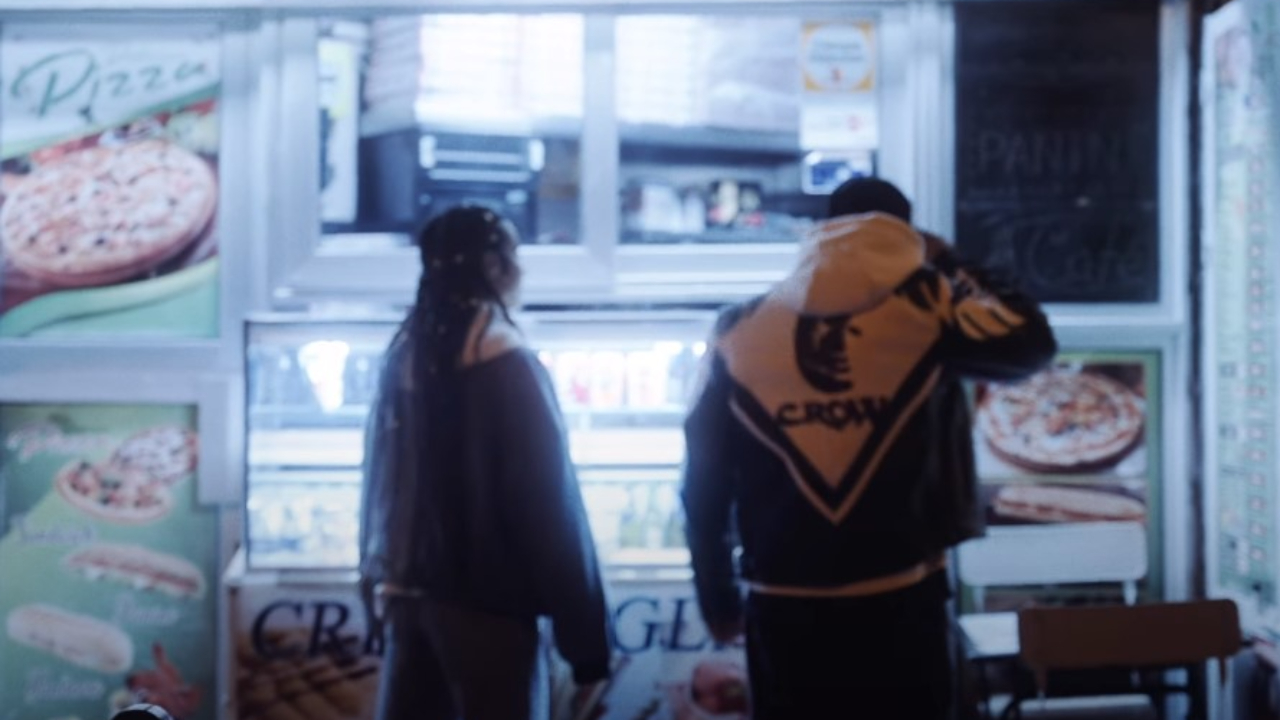 Vacra en plein love dans "XOXO"