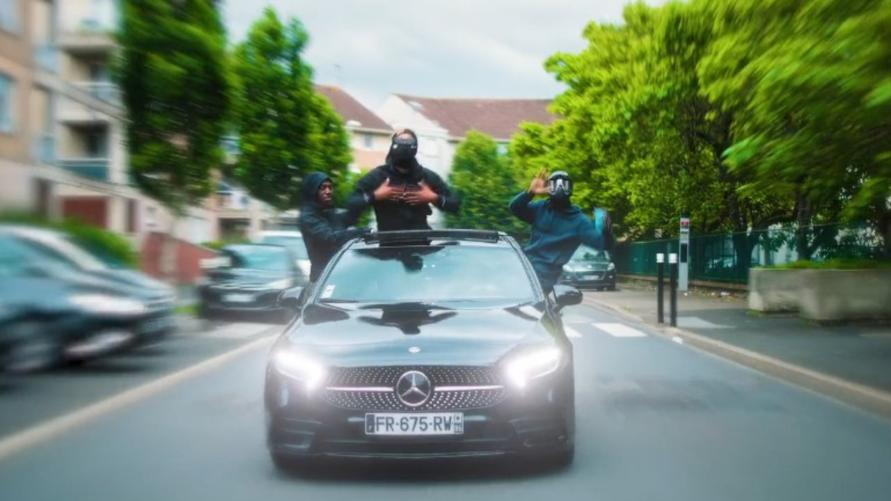 XXXXMLZ kicke fort dans le clip de "Idées" XXXXMLZ kicke fort dans le clip de "Idées"