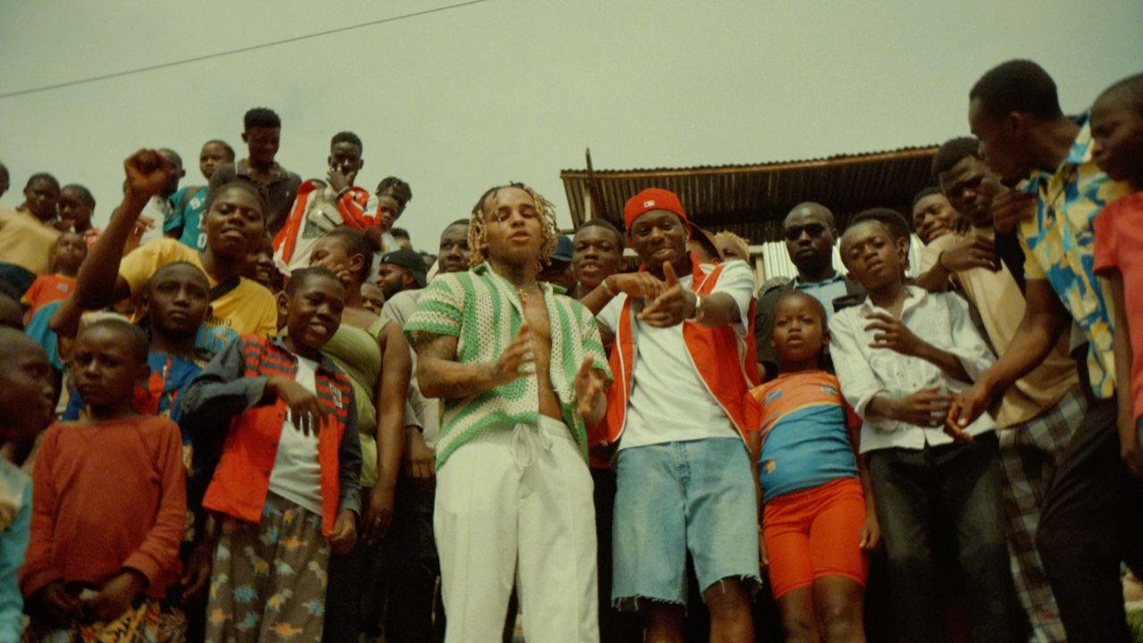 Zola et Tiakola réunis à Kinshasa pour "TOUTE LA JOURNÉE" Zola et Tiakola réunis à Kinshasa pour "TOUTE LA JOURNÉE"