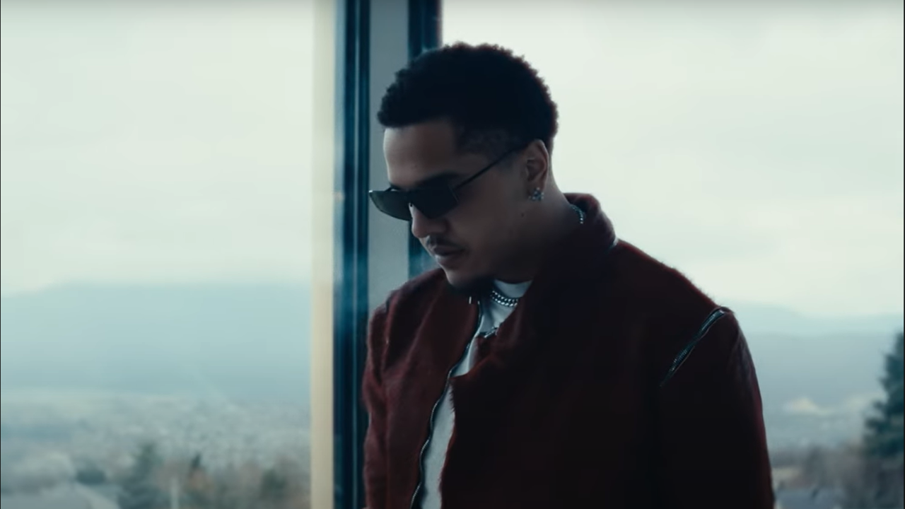 Zoomy veut que des "VÊTEMENTS CHER" Zoomy veut que des "VÊTEMENTS CHER"