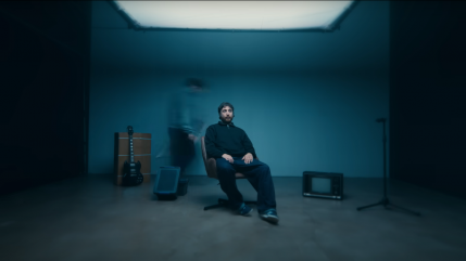 Adrï dans un amour perdu avec "Sans Toi"