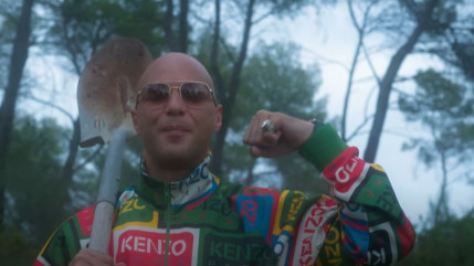 Alkpote enterre la concu dans "Pétroville"