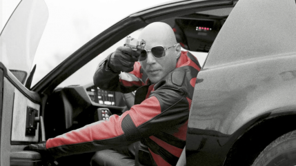 Alkpote se croit dans un film avec “Alk200”.