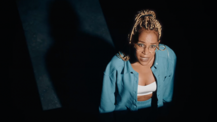 Almä Mango en impose dans le clip de "Carats"