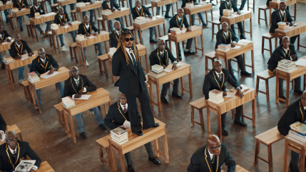 Asake sort l'incroyable clip d'"Organise"