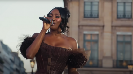 Aya Nakamura enchante le "Vogue World" avec "Fly"