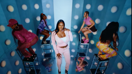 Aya Nakamura nous parle de son "Baby" Aya Nakamura nous parle de son "Baby"