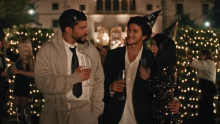 Bad Bunny  fuit le mariage dans "No Me Quiero Casar"