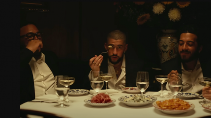 Bad Bunny nous invite à "Monaco"