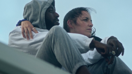 Bakari fume de la "Silver Haze" Bakari fume de la "Silver Haze"