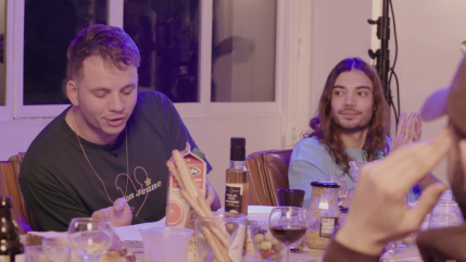 BEN plg fait découvrir son nouveau projet à Mehdi Maizi et Lujipeka dans "REPAS DE FAMILLE"