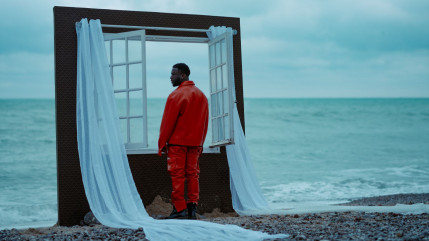 Bramsito nous dévoile son Nouvel Album "Enchanté" et en bonus son nouveau clip en featuring avec RK "CV"