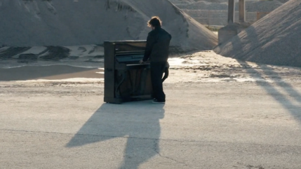 Brav dévoile un nouveau single, "Plus d'amour"