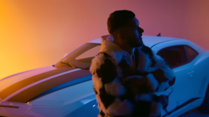 Coelho balance le clip de son puissant "AMF"