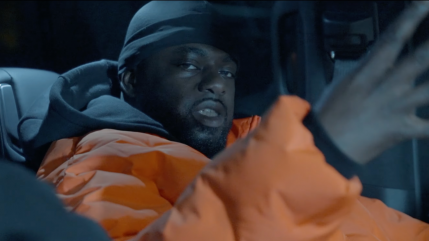 Criminls balance le sombre "AR15"