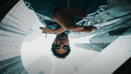 Doc OVG se sent clairement "Au-dessus"