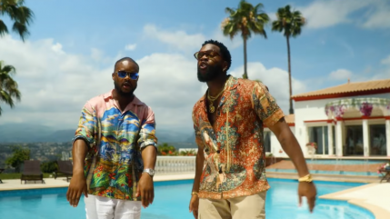 Dosseh en mode été avec Tayc dans "French Riviera"