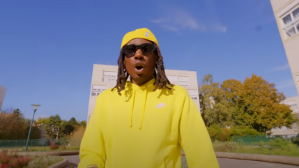 Gambino la MG crie "Uuhuh"