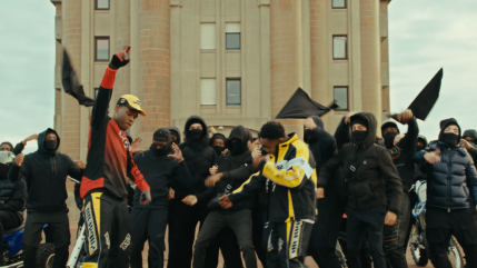 Genezio dévoile le clip de son hit "Enfant du Ghetto" avec Landy