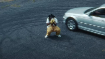 Genezio envoie un OVNI avec "Dans Mon Monde" Genezio envoie un OVNI avec "Dans Mon Monde"