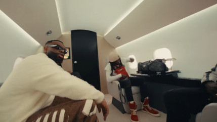 Gims et Gazo mènent la grande vie dans "Triple S" Gims et Gazo mènent la grande vie dans "Triple S"