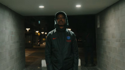 Guizmo est taré comme "Bender" dans son nouveau clip Guizmo est taré comme "Bender" dans son nouveau clip