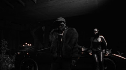 Hamza en lover contrarié dans "Encore une nuit" Hamza en lover contrarié dans "Encore une nuit"