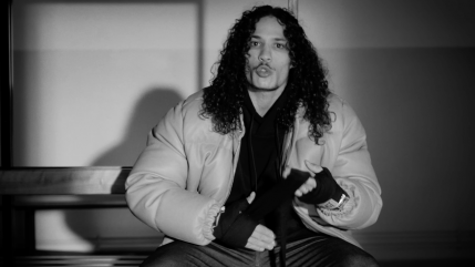 Hatik revient aux bases avec "Chaise pliante, pt. 10"