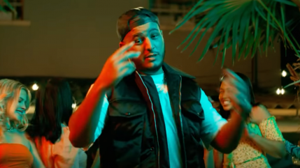 Hornet La Frappe a un "Eyes Contact"