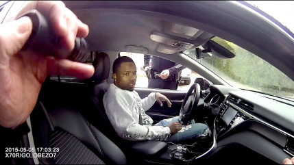 IDK s'adresse à "Mr. Police"