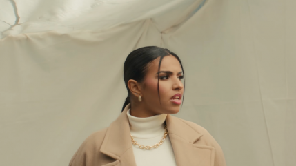 Imen Es rend hommage à son père avec Soprano dans "Si Baba"