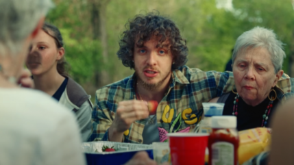Jack Harlow nous emmène chez lui dans "They Don't Love It"