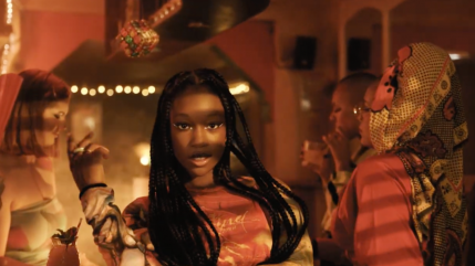 Juste Shani rend hommage aux footballeuses avec "Joga Bonito"