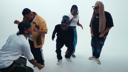 Jogga remixe "Skeu Skeu" avec Naza, Wilsko et 7ia