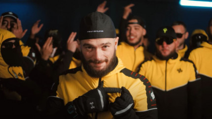 Jul dévoile le clip de "Cœur Blanc" pour la sortie de l'album ! Jul dévoile le clip de "Cœur Blanc" pour la sortie de l'album !