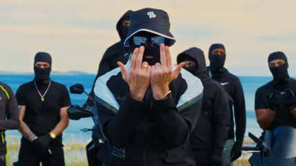 Jul nous présente "Mafiosa" Jul nous présente "Mafiosa"